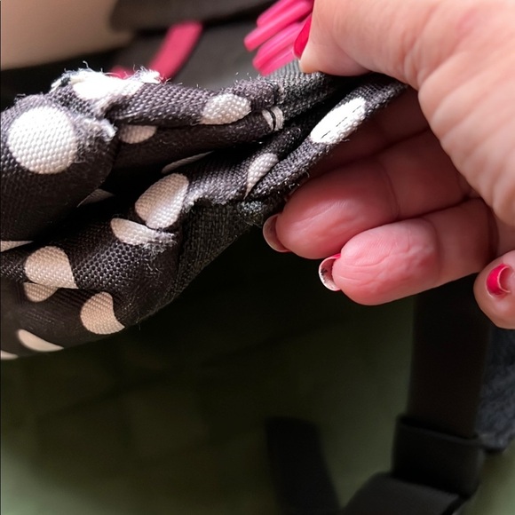 Herschel Supply Company Gray and Pink Bags with Modern Design - Picture 6 of 13